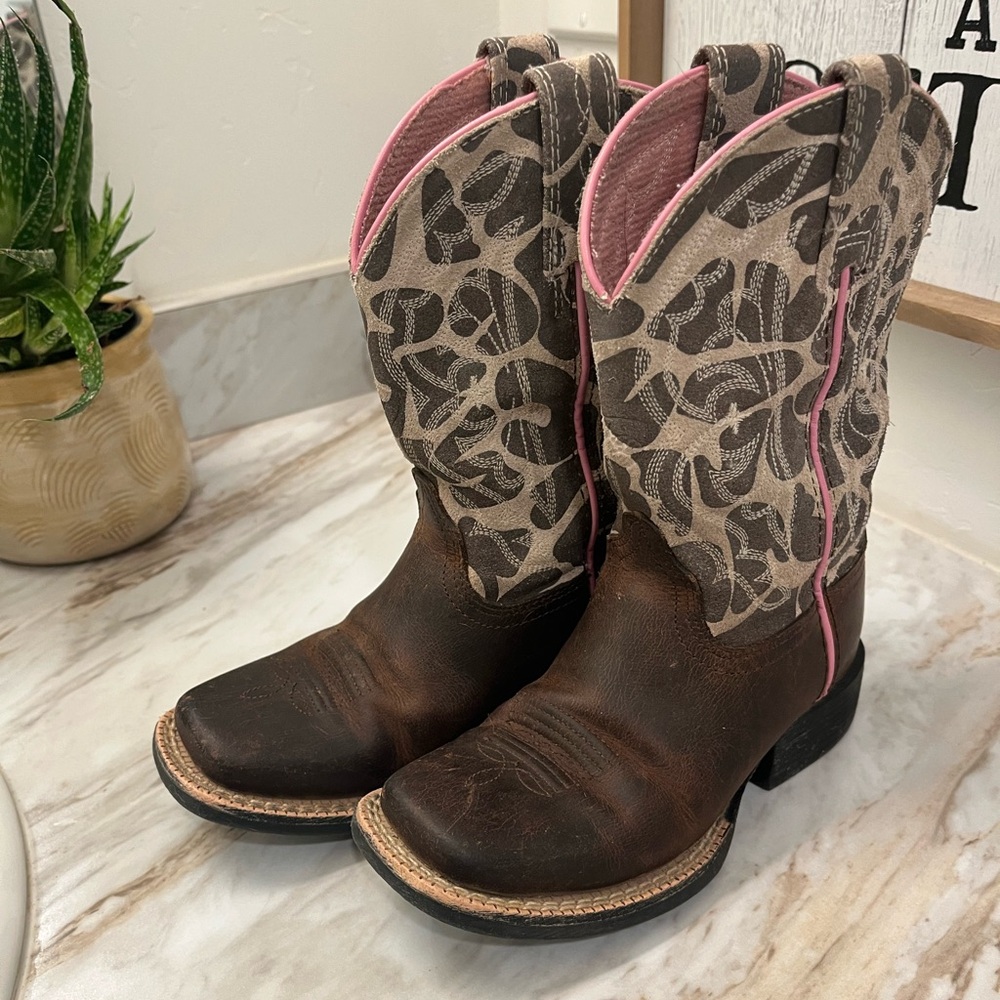 Arita cowgirl boots